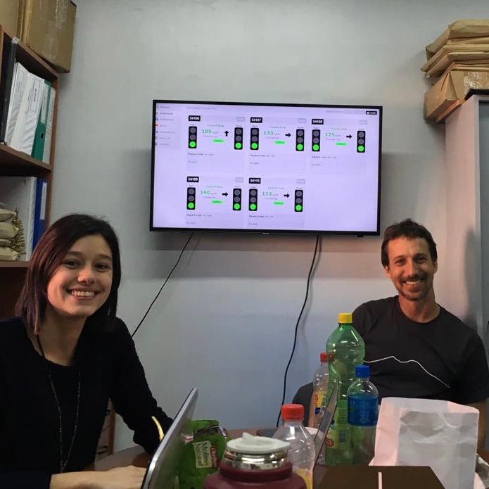 Emilia Fushimi junto al Dr. Ing. Fabricio Garelli b